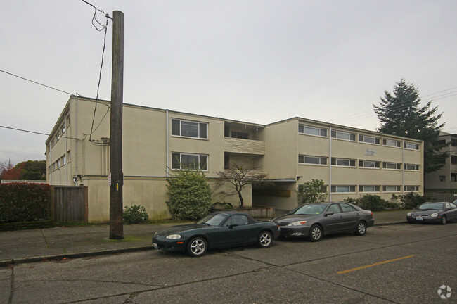 Building Photo - Studio In Central West Seattle Rental