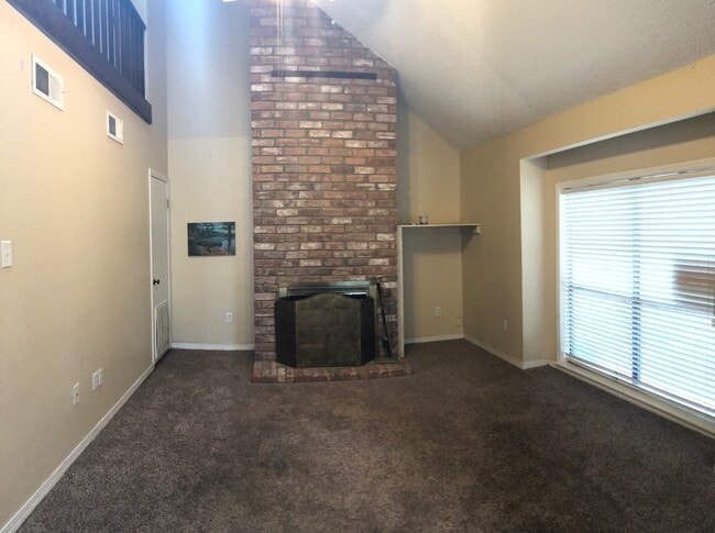 Photo - 2 Bedroom Located off Brightside in Sharlo on LSU Bus Route! Great fenced yard with Patio