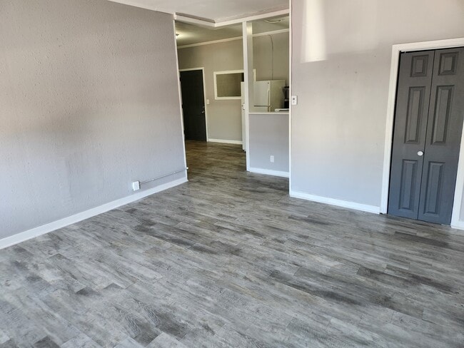 Photo - 8 E Railroad St Unit 1