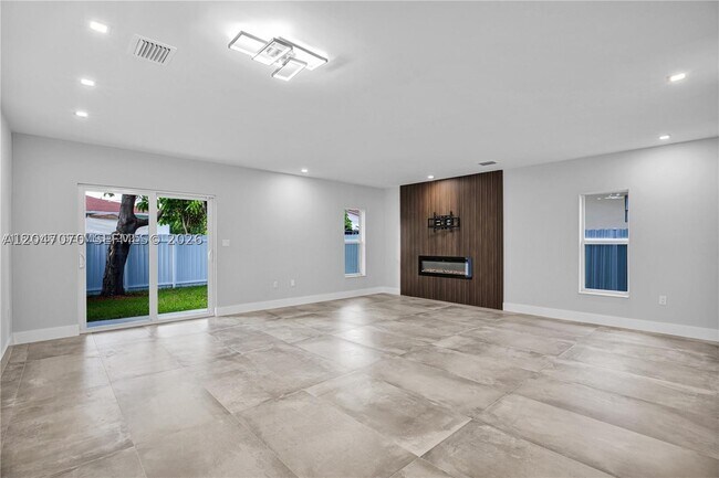 Photo - 3431 SW 16th St