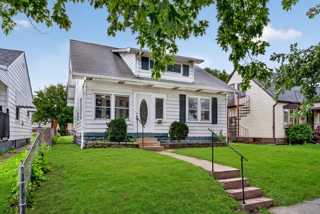 Cozy & Spacious Beech Grove Home Close to Everything