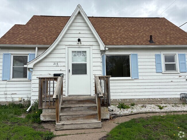 Building Photo - 3 bedroom 1 ba single family home