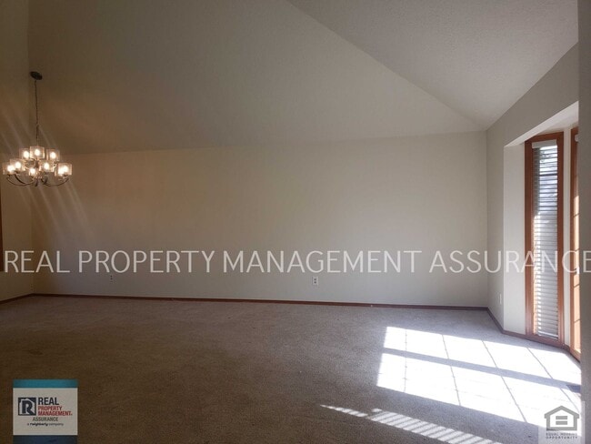 Photo - Charming 3 Bedroom Home With A 2 Car Garage!!