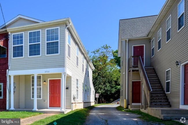 Building Photo - 5733 Main St Rental