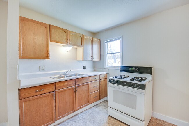 Photo - 3742 Dreyfus St