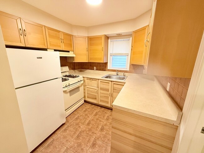 Photo - 47 Lester St