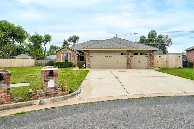Amazing 4BD/3BTH home with a 3 car garage ... - Amazing 4BD/3BTH home with a 3 car garage ...