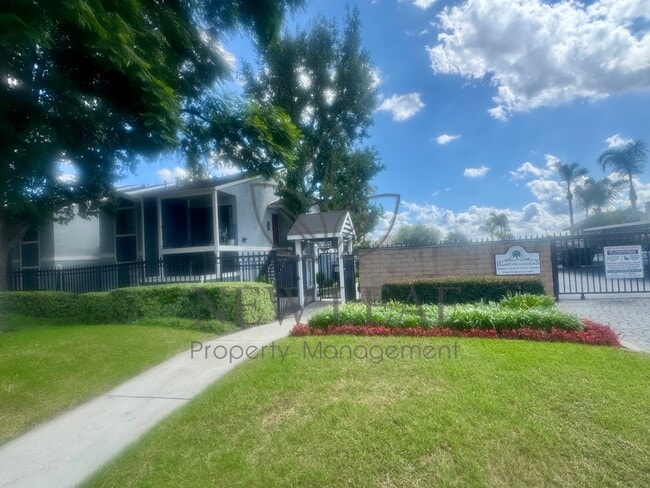 Photo - 5165 Walnut Ave