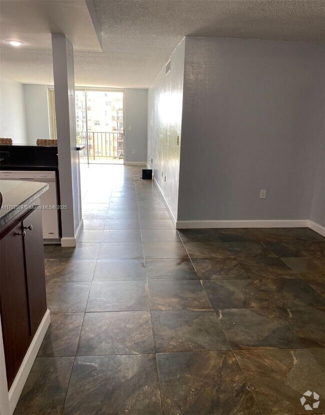 Building Photo - 1470 NE 125th Terrace Unit 702 Rental
