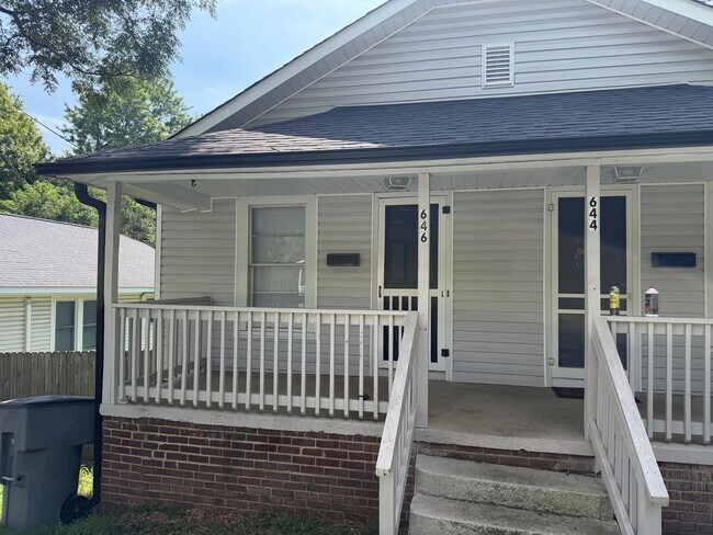 Building Photo - 646 Wilson St