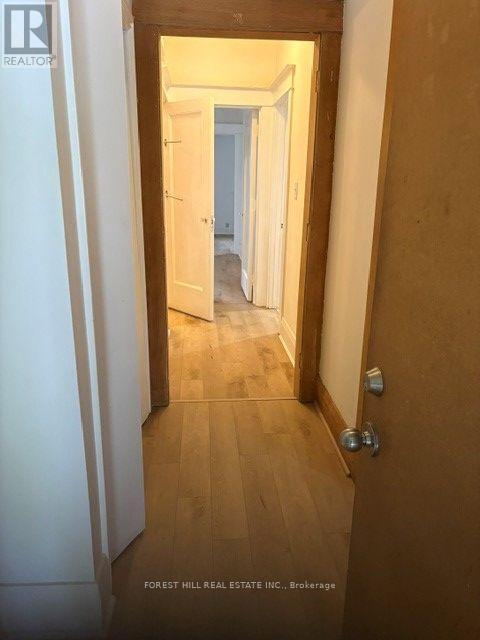 Photo - 370 Spadina Rd