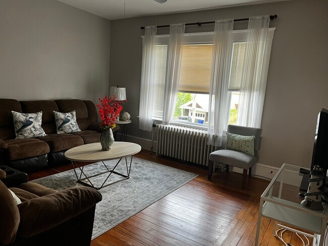 Photo - 521-523 S Almond St Unit 523