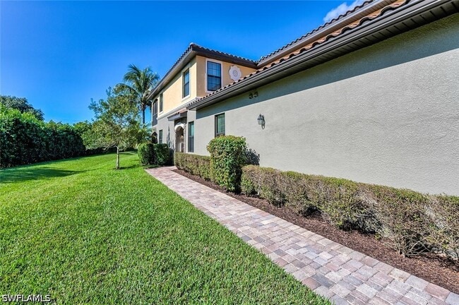 9512 Napoli Ln Unit 101