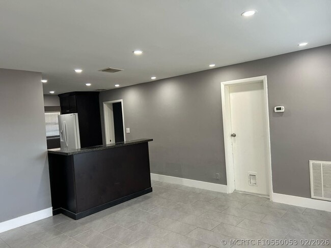 Photo - 1120 NE 23rd Pl