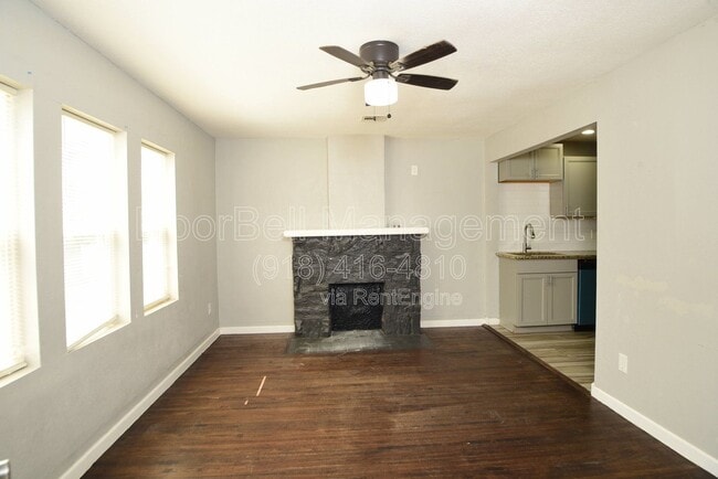 Photo - 613 E Xyler St