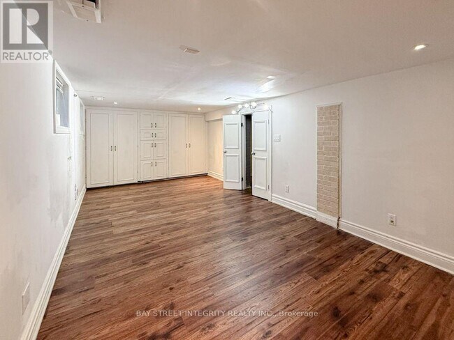 Photo - 275 Estelle Ave
