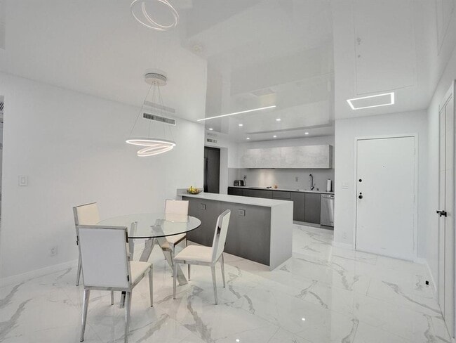 Building Photo - 2500 Parkview Dr Unit 1112