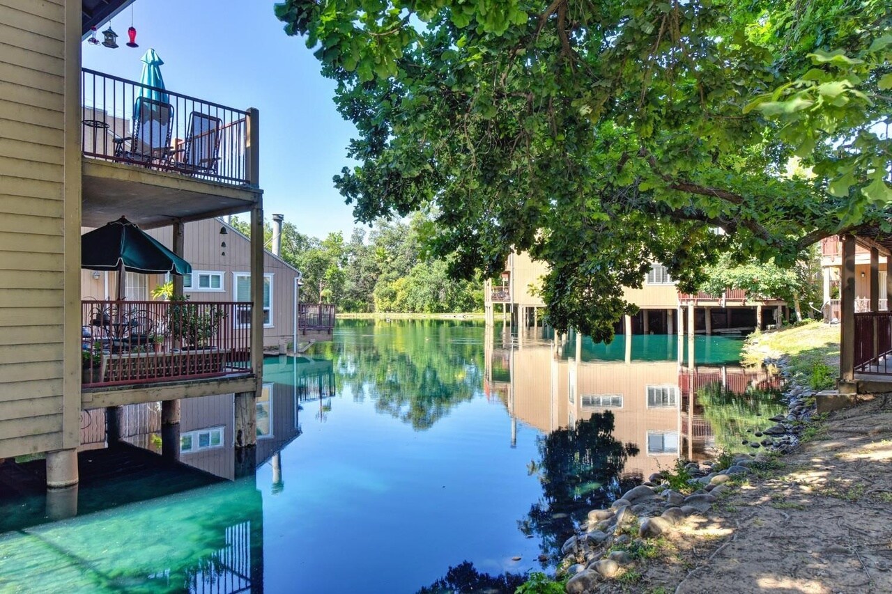 Located in man made lake / pond community | Rental unit is not on water, but close to it - 7963 Arcade Lake Ln Rental