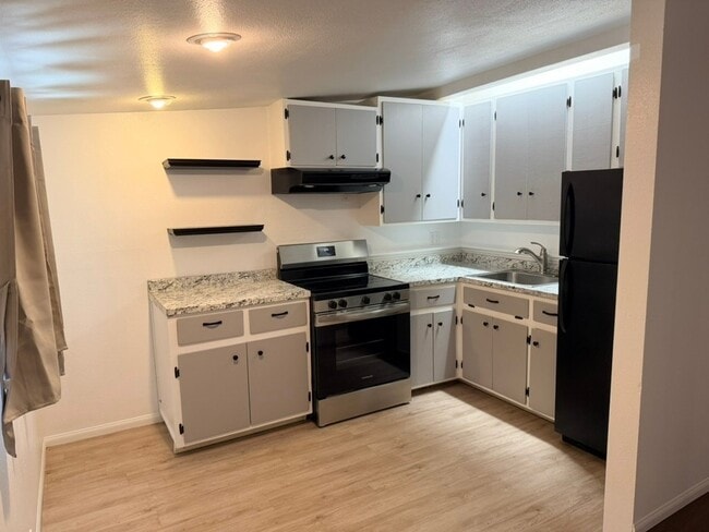Photo - 3461 N Mountain View Dr