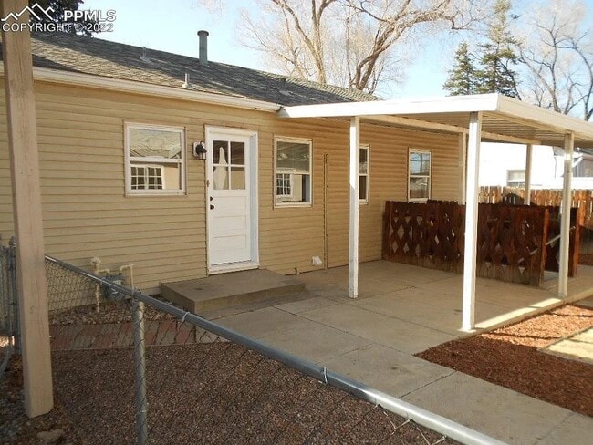 Photo - 605 William Ave