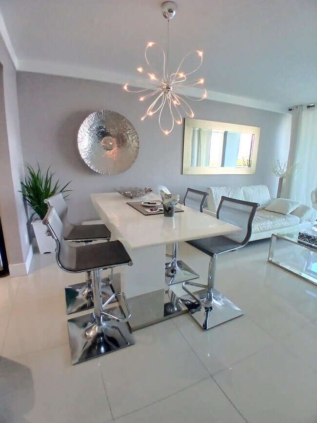 Photo - 1830 Embassy Dr Unit 611