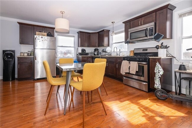 Photo - 255 Waterman St Unit 4