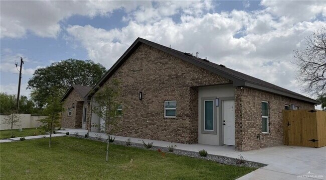 Photo - Amazing Brand new executive apartment in Edinburg