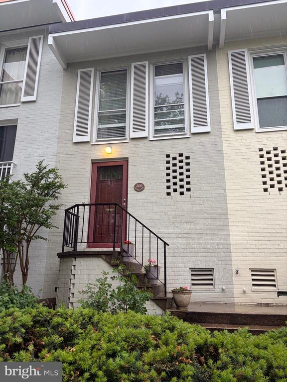 Photo - 206 G St SW