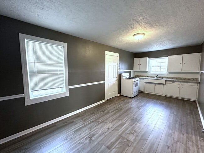 Photo - 995 Center St Unit 995 1/2 Center Street - RTR 05/08