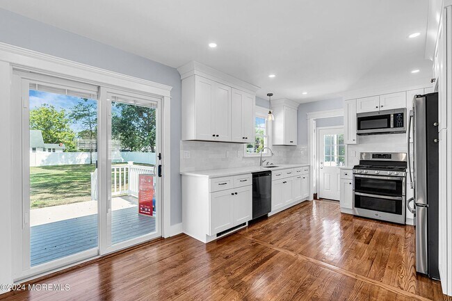 Photo - 1708 Grove St