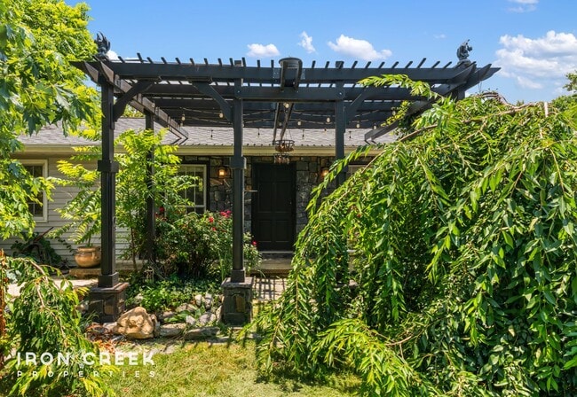 Beautifully Updated Three-Bedroom with Koi... - Beautifully Updated Three-Bedroom with Koi... House