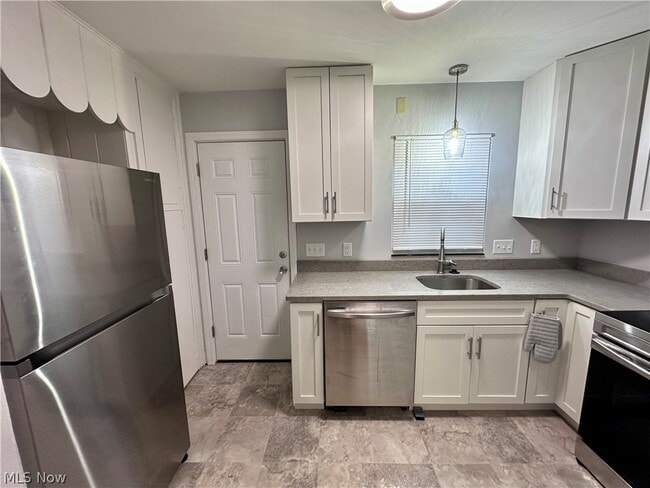 Photo - 1093 N Main St