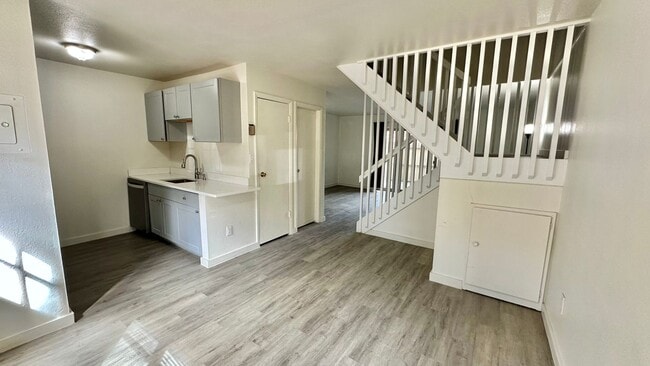 Photo - 3423 Madison Ave