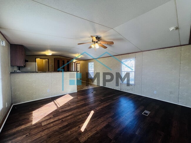 Building Photo - 303 Bryan St