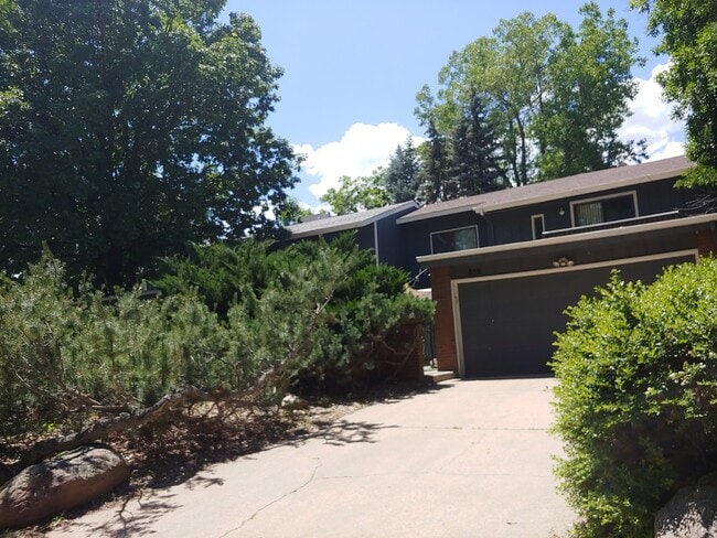 Building Photo - Spacious 3B/2B Home in Boulder