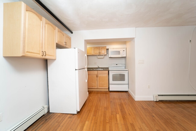 Building Photo - 1776 Commonwealth Ave Unit B1
