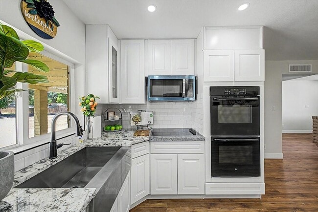 Photo - 5133 W McNeil St