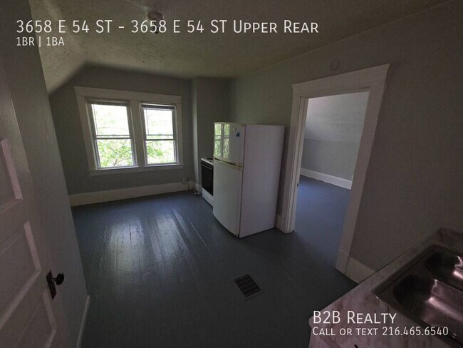 3658 E 54th St Unidad 3658 E 54 ST Upper Rear
