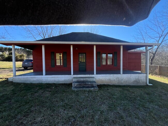 Frente - 1764 Upper Bell Creek Rd