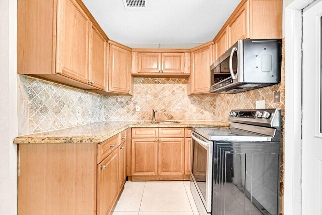 Photo - 15710 NW 19th Ave