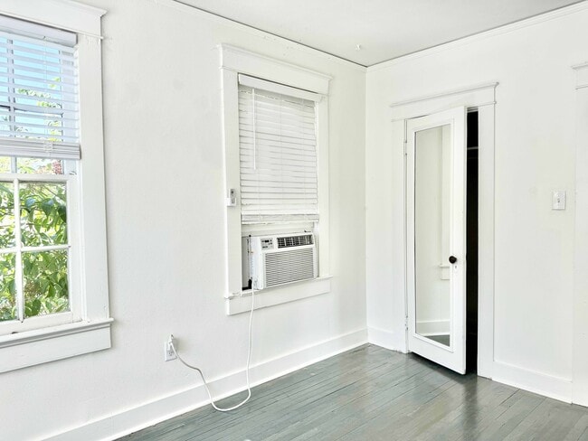 Photo - 916 Park Blvd