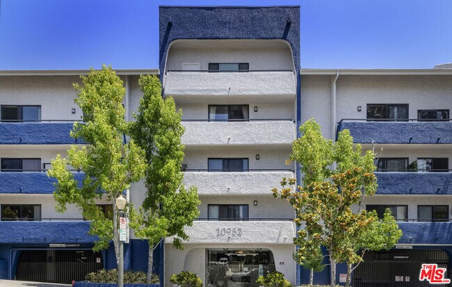 Photo - 10982 Roebling Ave Unit 436