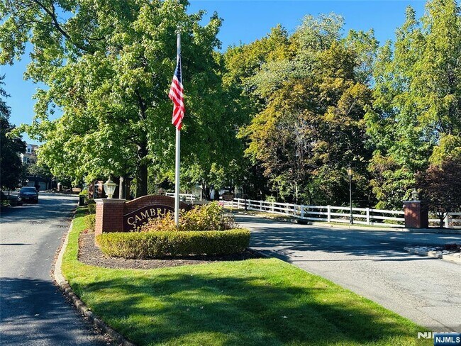 Photo - 372 Cambridge Dr Unit 372