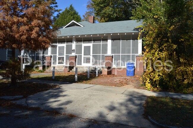 Building Photo - 1315-1317 Summerville Avenue - Inside CoC ... Unit 1317