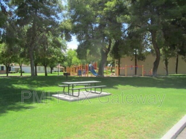 Photo - 5135 E Evergreen St