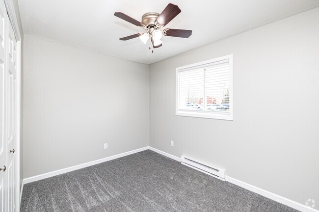 2BR, 1BA - 752SF - Bedroom