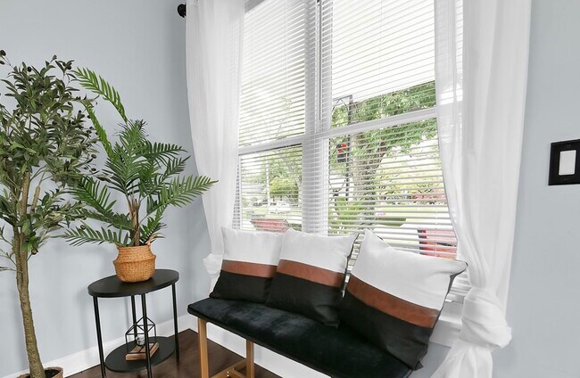 Photo - 523 S Napoleon Ave