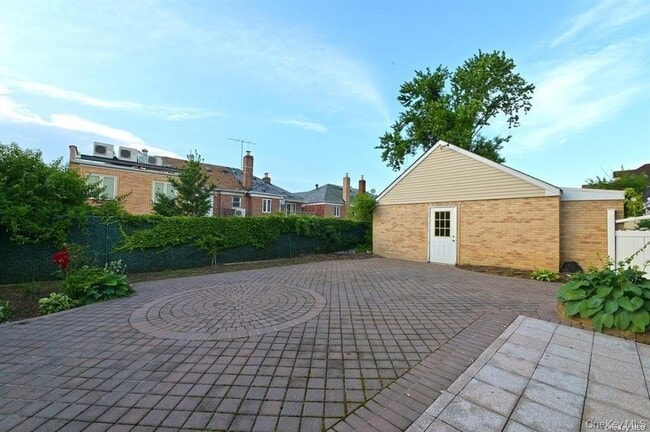 Photo - 108-35 66th Rd