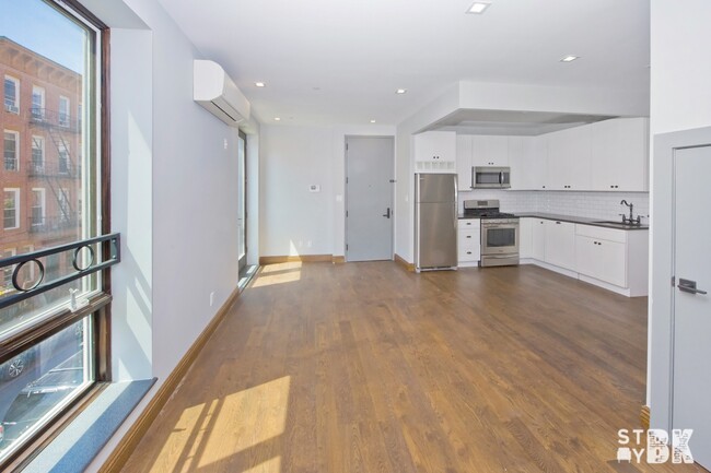 Building Photo - 599 Myrtle Ave Rental