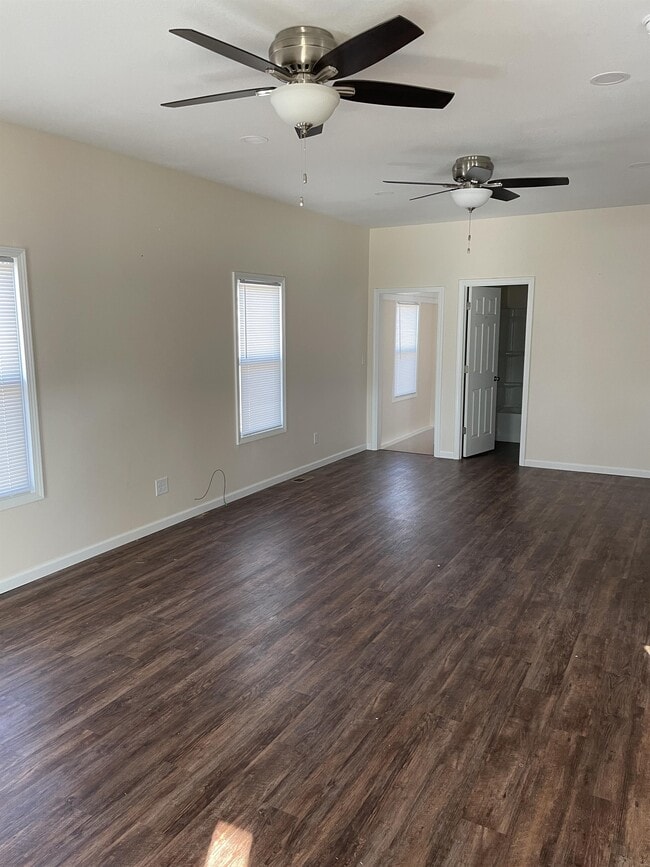 Photo - 300 W 5th St